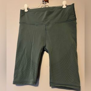 Lululemon teal biker shorts